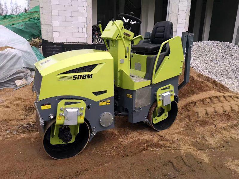 奔馬小型壓路機(jī)土方壓實(shí)、溝槽回填施工案例